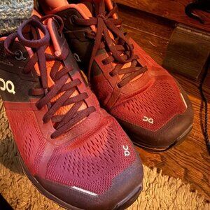 On Cloud Trainers Burgundy Purple Running Shoes